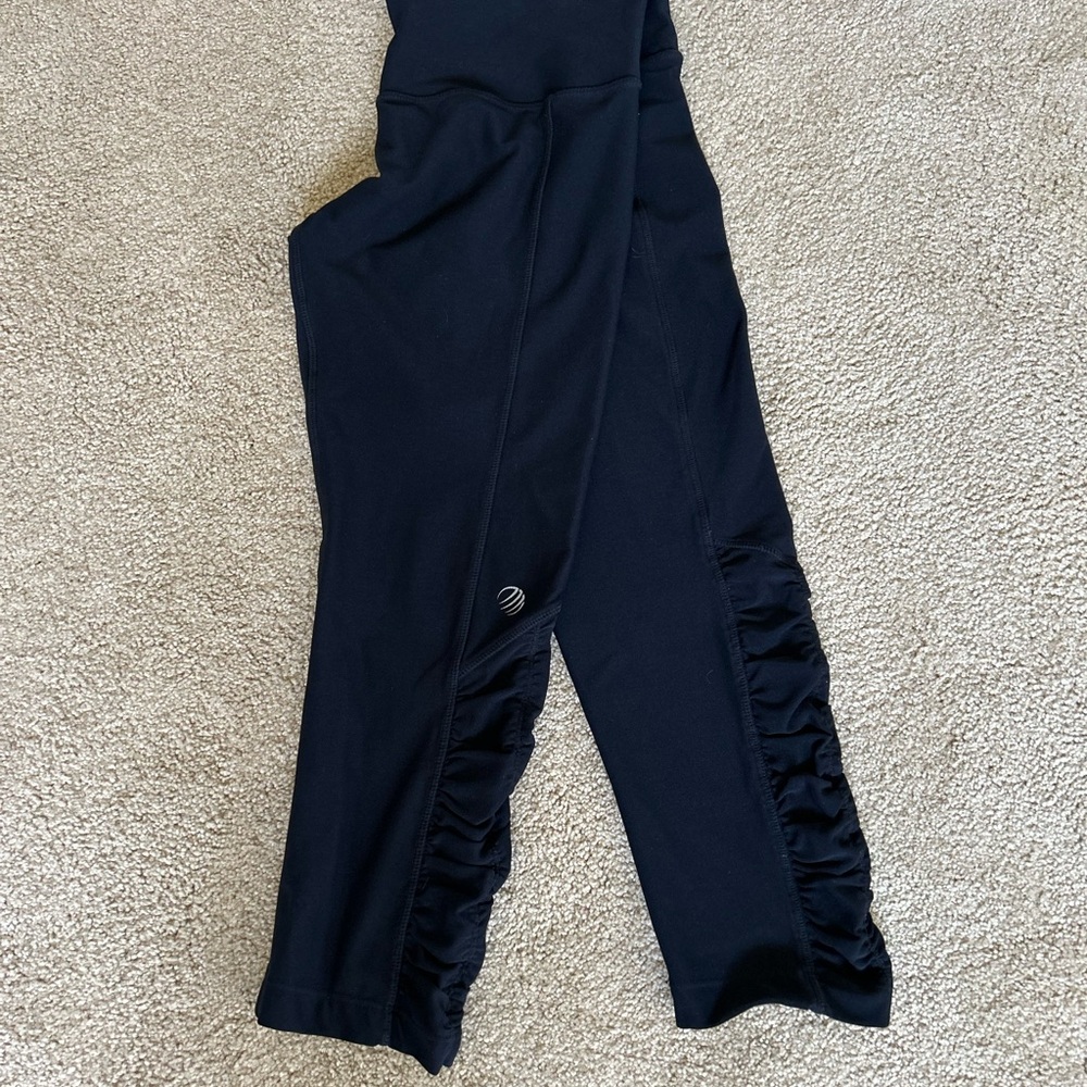 MPG Black Cropped Rouched Leggings